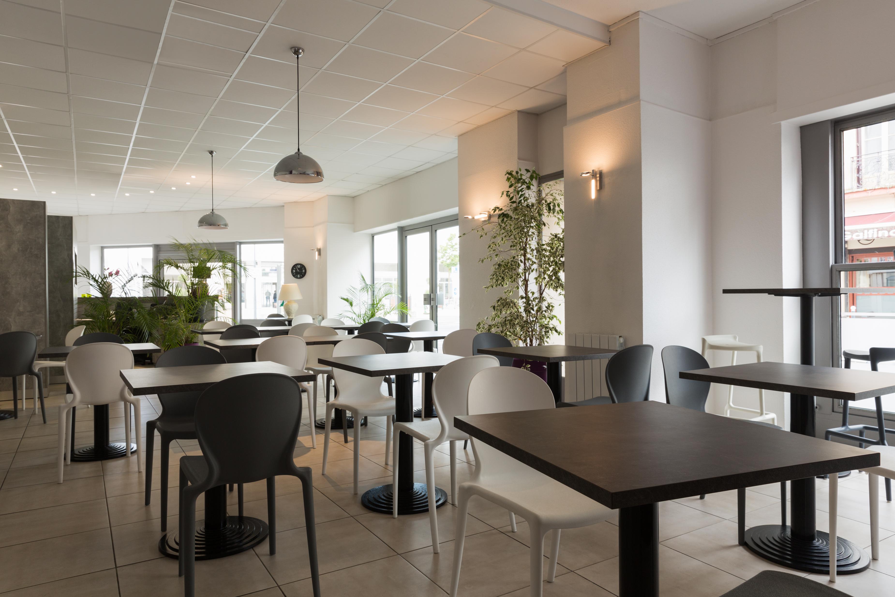 Brit Hotel Confort Nevers Centre Gare エクステリア 写真
